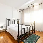 We 2br Blloku Апартаменты Тирана