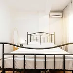 We 2br Blloku * Тирана