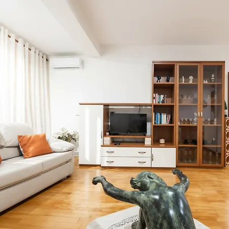 דירה We 2br Blloku טיראנה