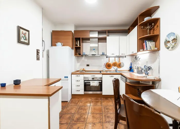 We 2br Blloku * Tirana